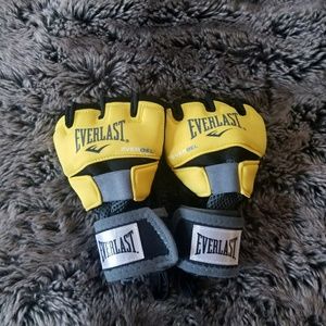 Everlast Hand Wraps only worn once!